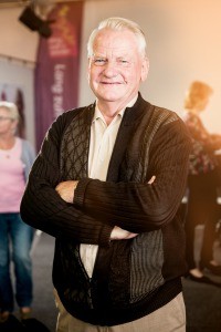 Johan Slaa van ouderenorganisatie PCOB bij opnamen RTL 4 Lang zult u wonen